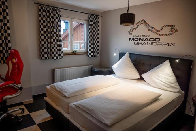 Motorworld Inn Warthausen Екстериор снимка