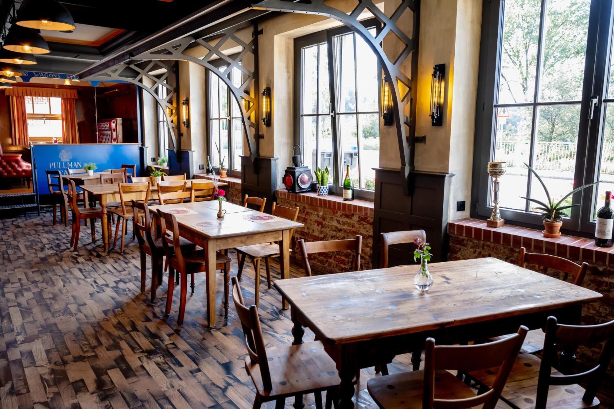 Motorworld Inn Warthausen Екстериор снимка