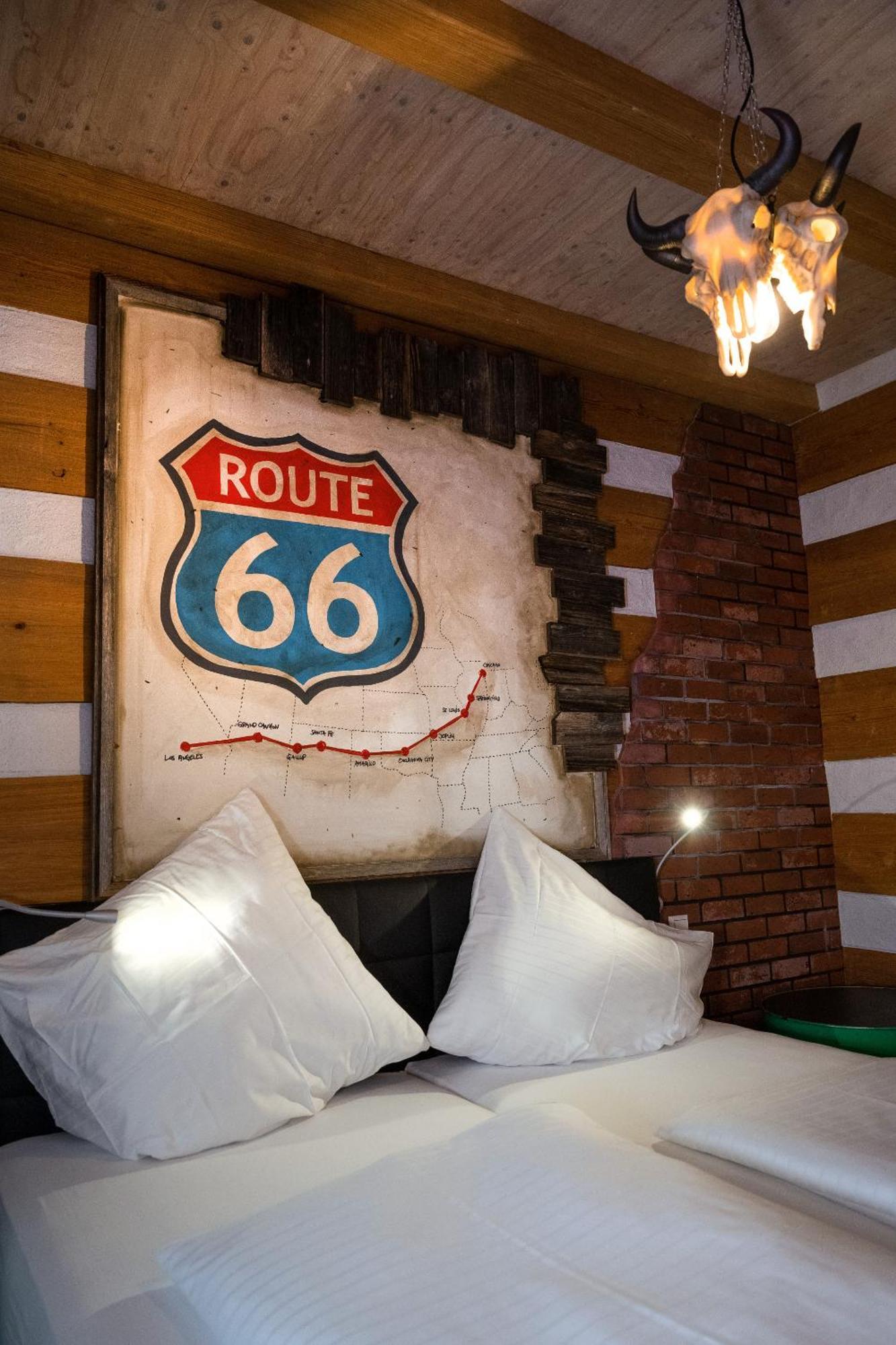 Motorworld Inn Warthausen Екстериор снимка