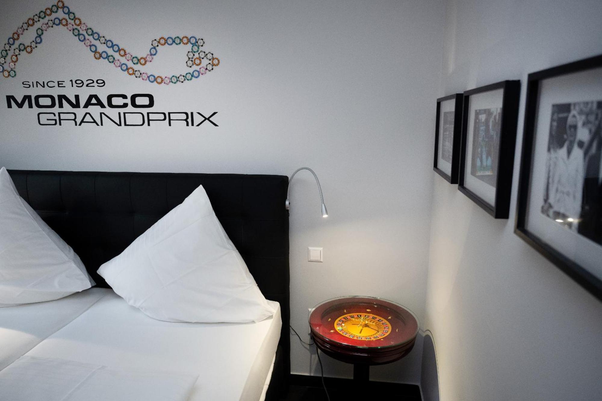 Motorworld Inn Warthausen Екстериор снимка