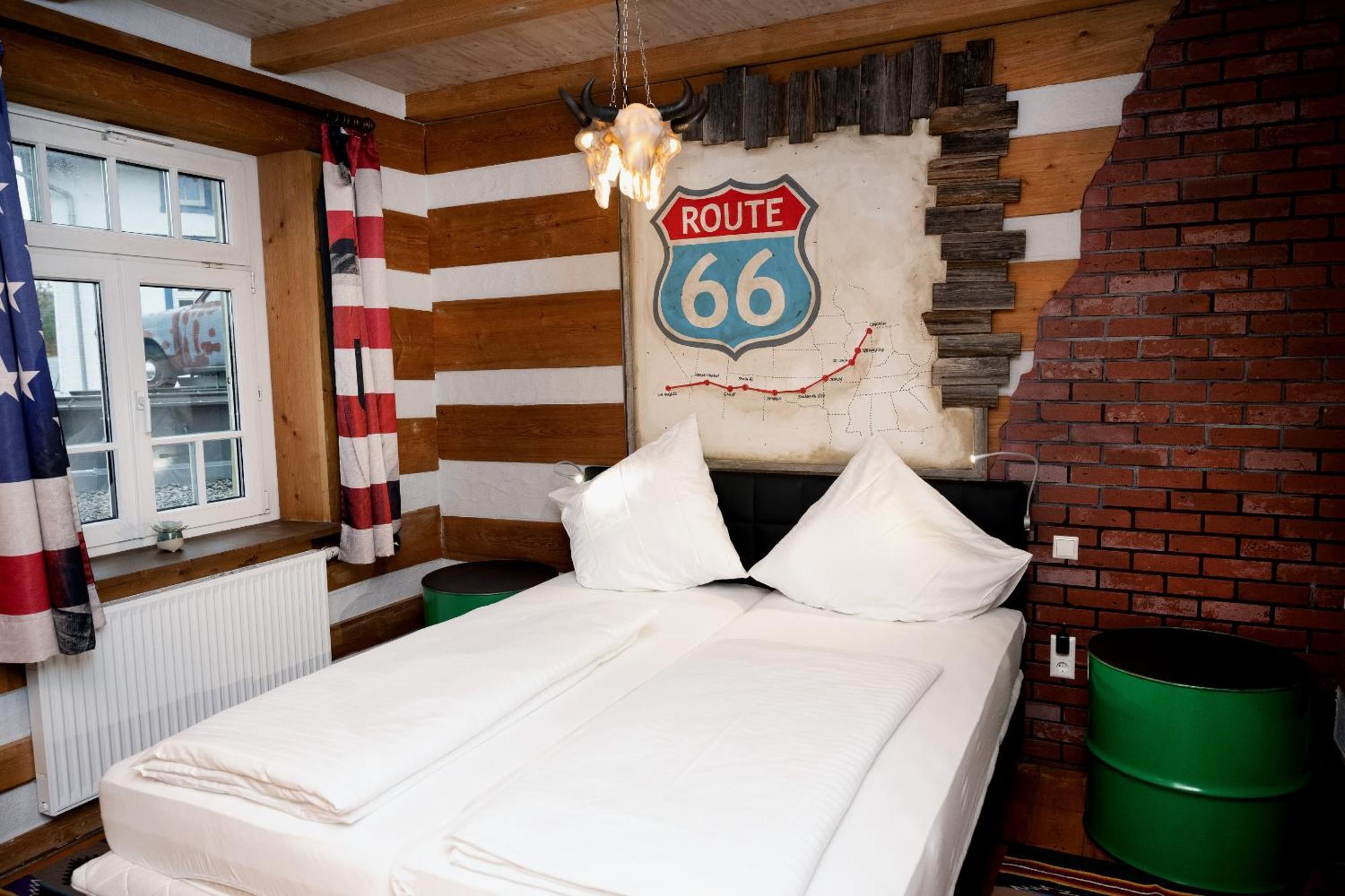 Motorworld Inn Warthausen Екстериор снимка