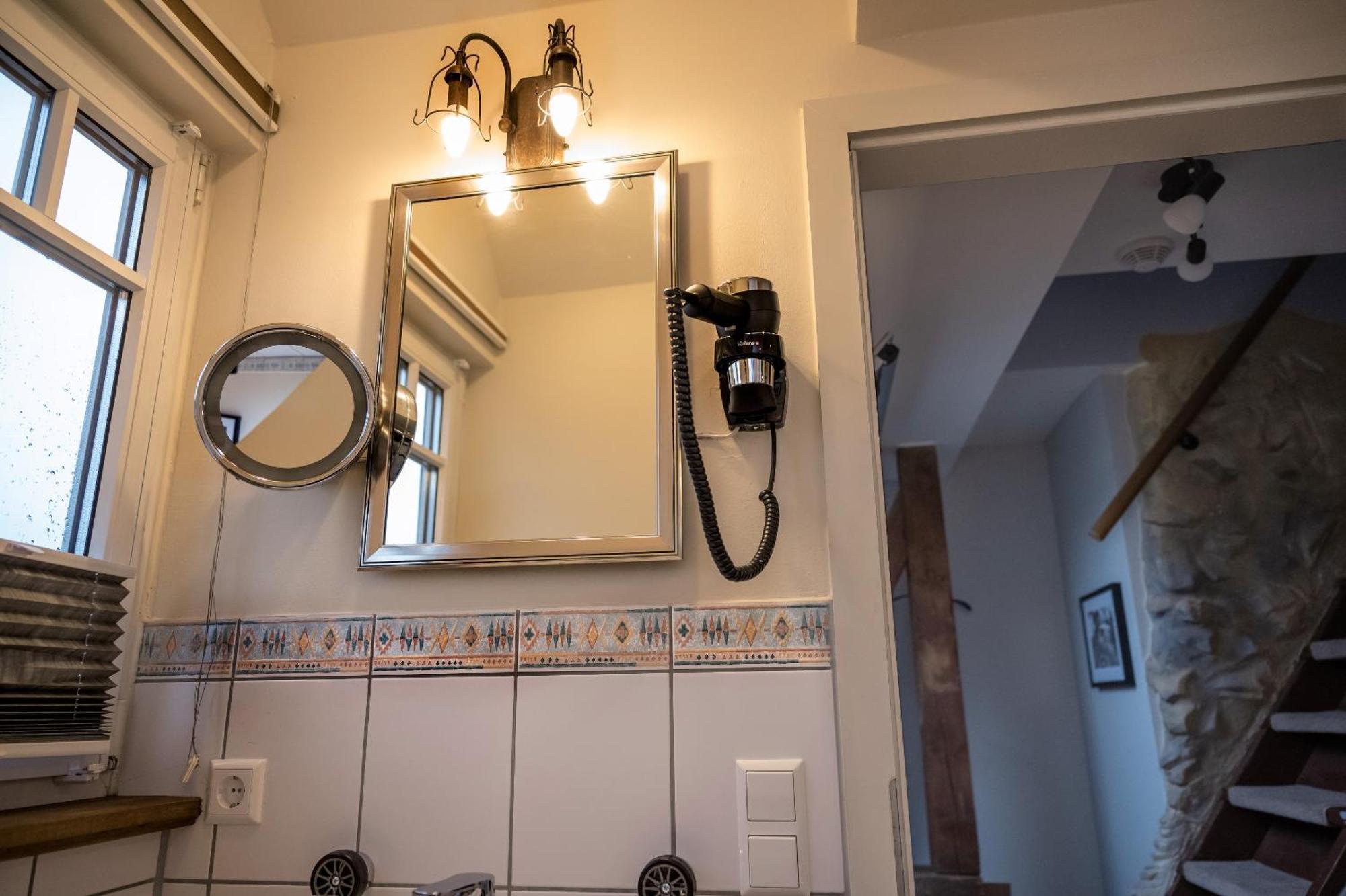 Motorworld Inn Warthausen Екстериор снимка