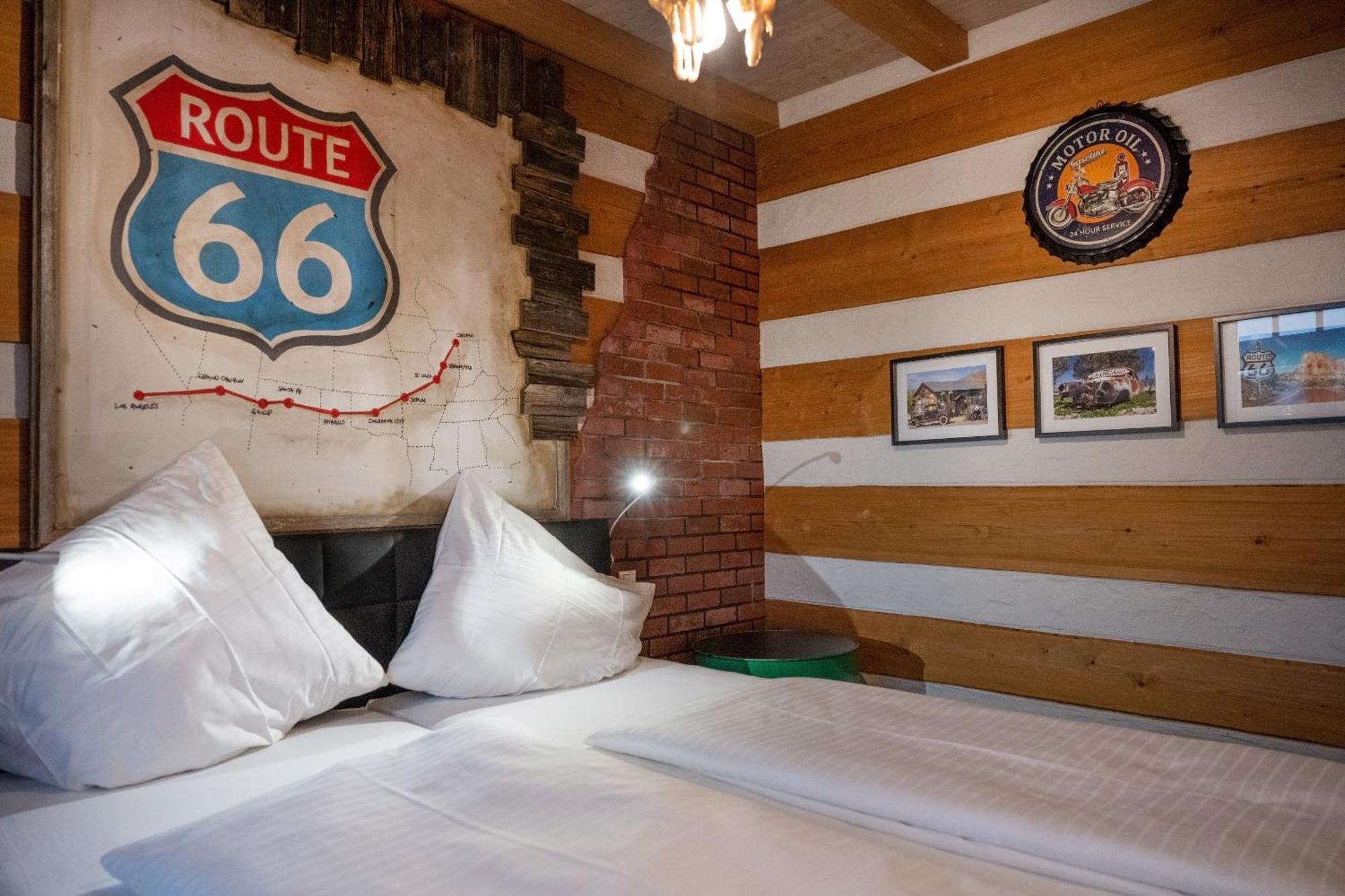 Motorworld Inn Warthausen Екстериор снимка