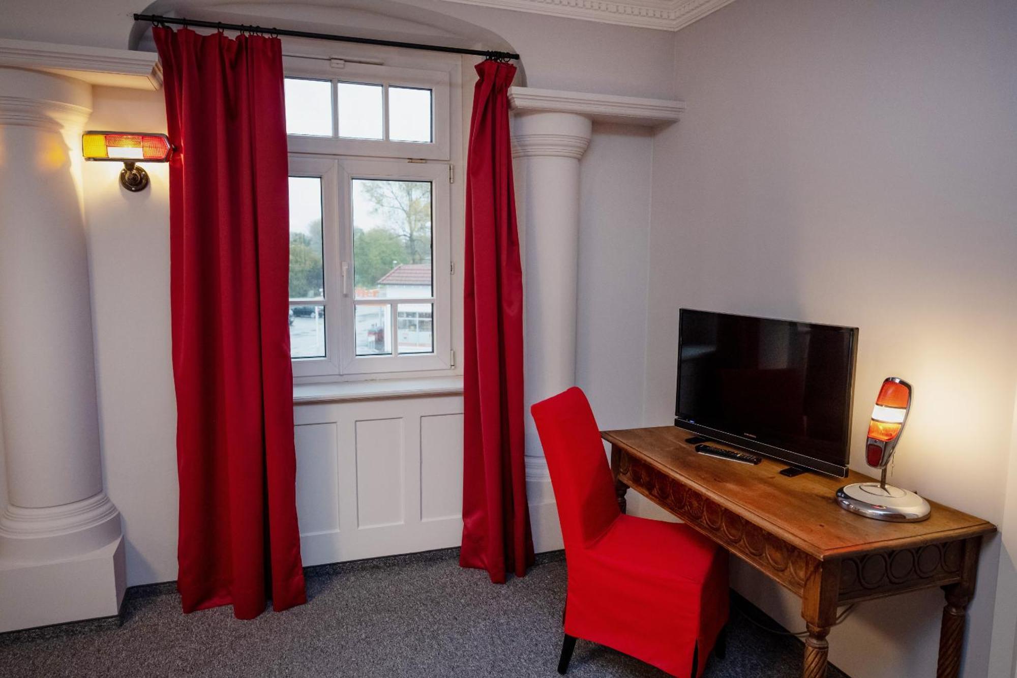 Motorworld Inn Warthausen Екстериор снимка
