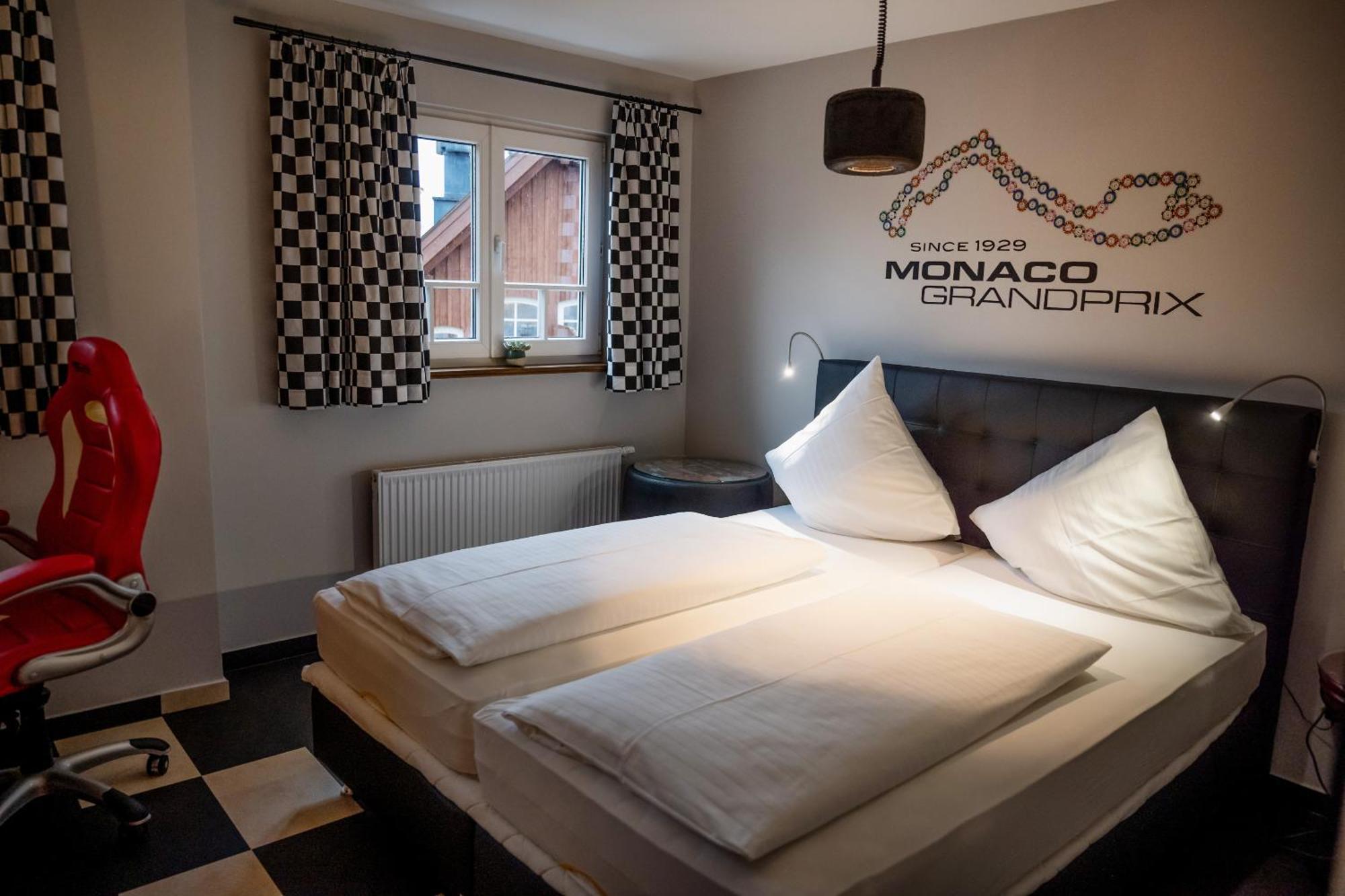 Motorworld Inn Warthausen Екстериор снимка