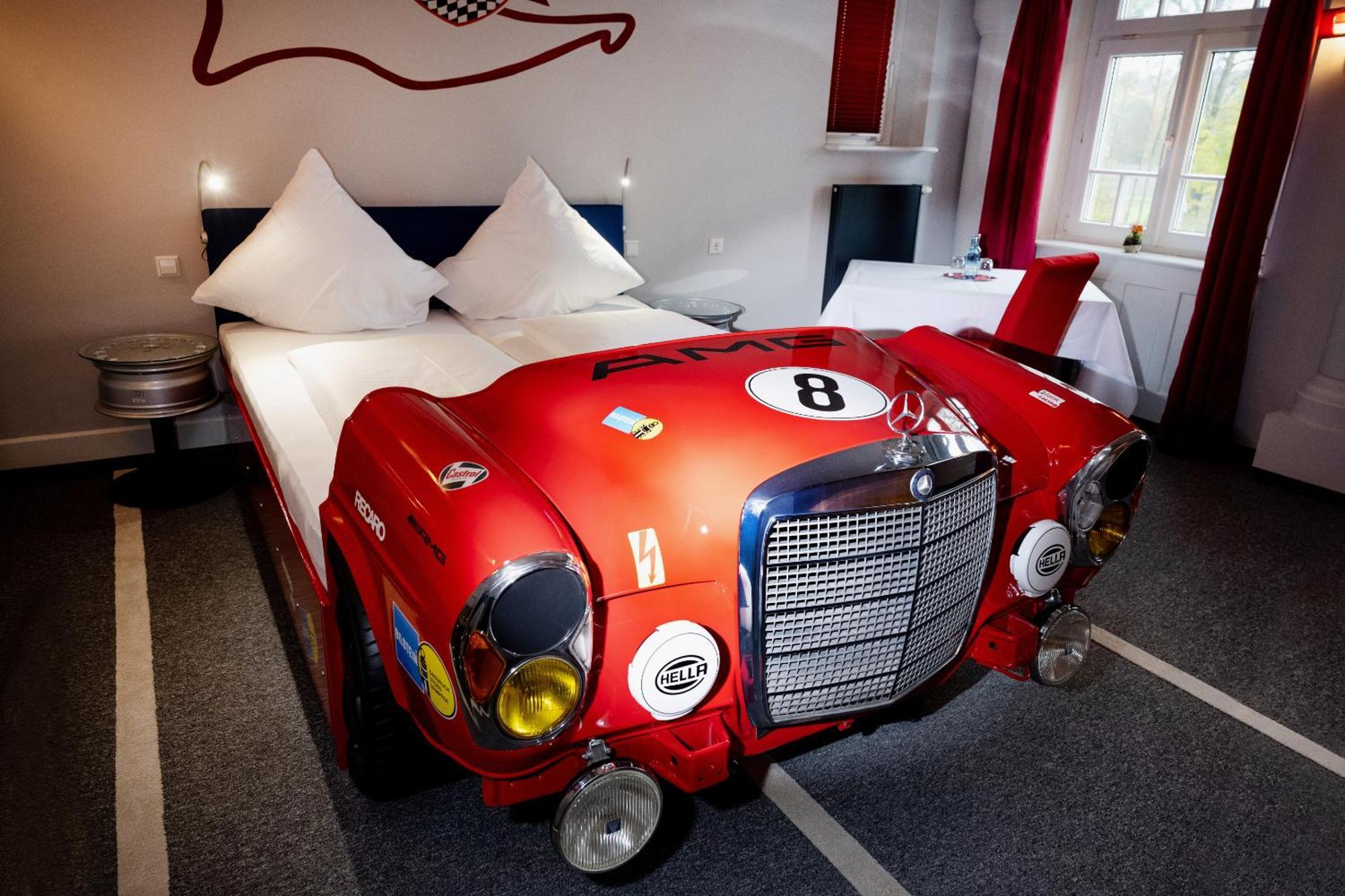 Motorworld Inn Warthausen Екстериор снимка