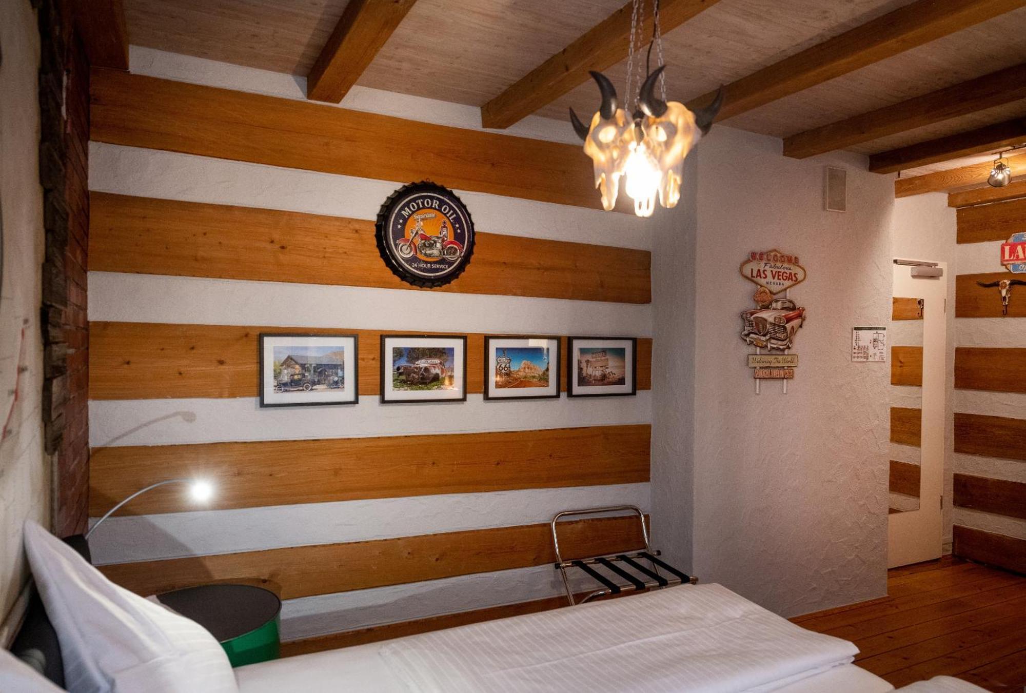 Motorworld Inn Warthausen Екстериор снимка