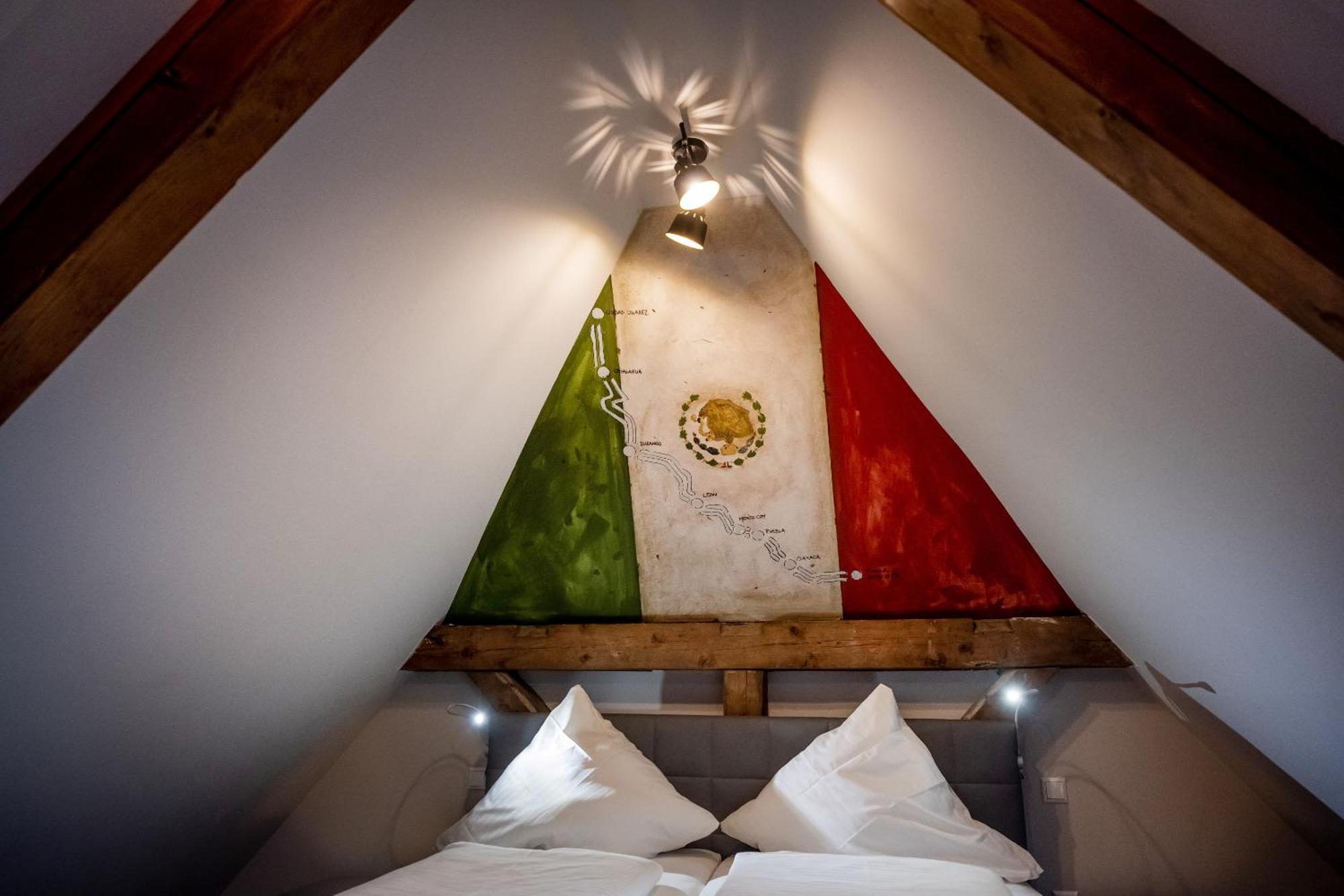 Motorworld Inn Warthausen Екстериор снимка